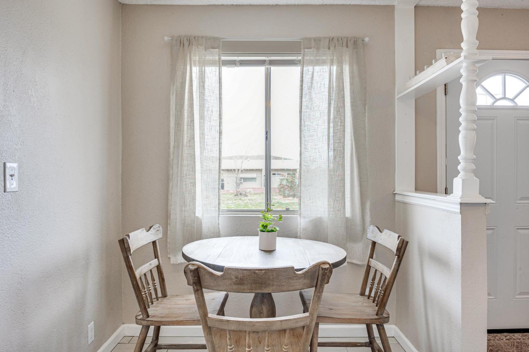 Convenient Joshua Tree Apartment - Walk To Town! Exteriör bild
